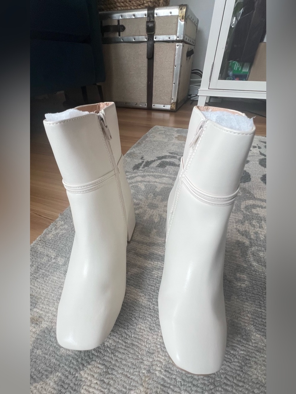 Journee Women's Ivory Ankle Boots with Side Zipper